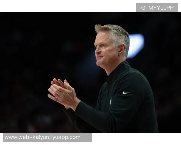 库里解读独特阵容背后的科尔战术理念球员们已习惯这种灵活打法