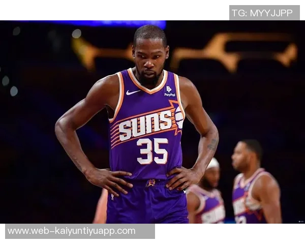 杜兰特赛季新高五次盖帽展现防守实力称赞位置选择至关重要 杜兰特赛季新高五次盖帽展现防守实力称赞位置选择至关重要