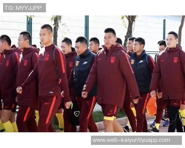 切尔西成功争夺小将宗戈超过十支球队关注梅努转会动态