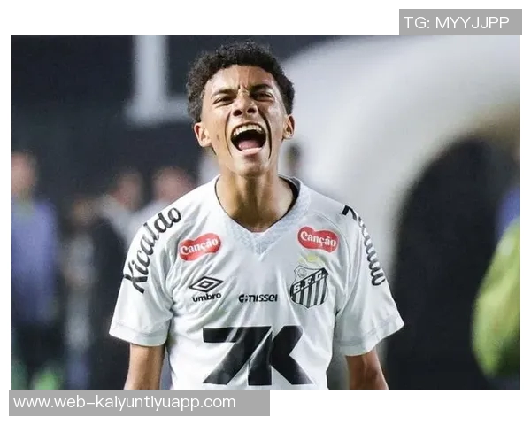 曼联官方宣布边锋转型中卫签下13岁天才后卫索克拉蒂斯