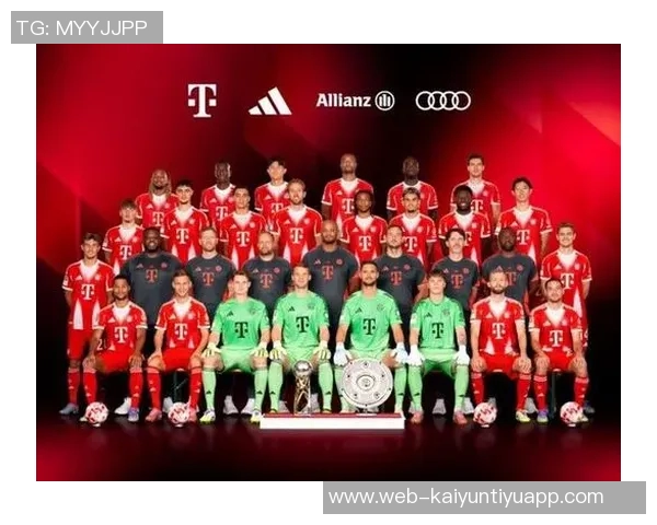 拜仁25-26赛季全家福揭晓夏窗四新援与德超杯奖杯沙拉盘同框亮相