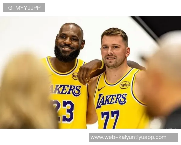 今日黄绿大战詹姆斯缺阵东契奇与斯玛特继续缺席比赛分析